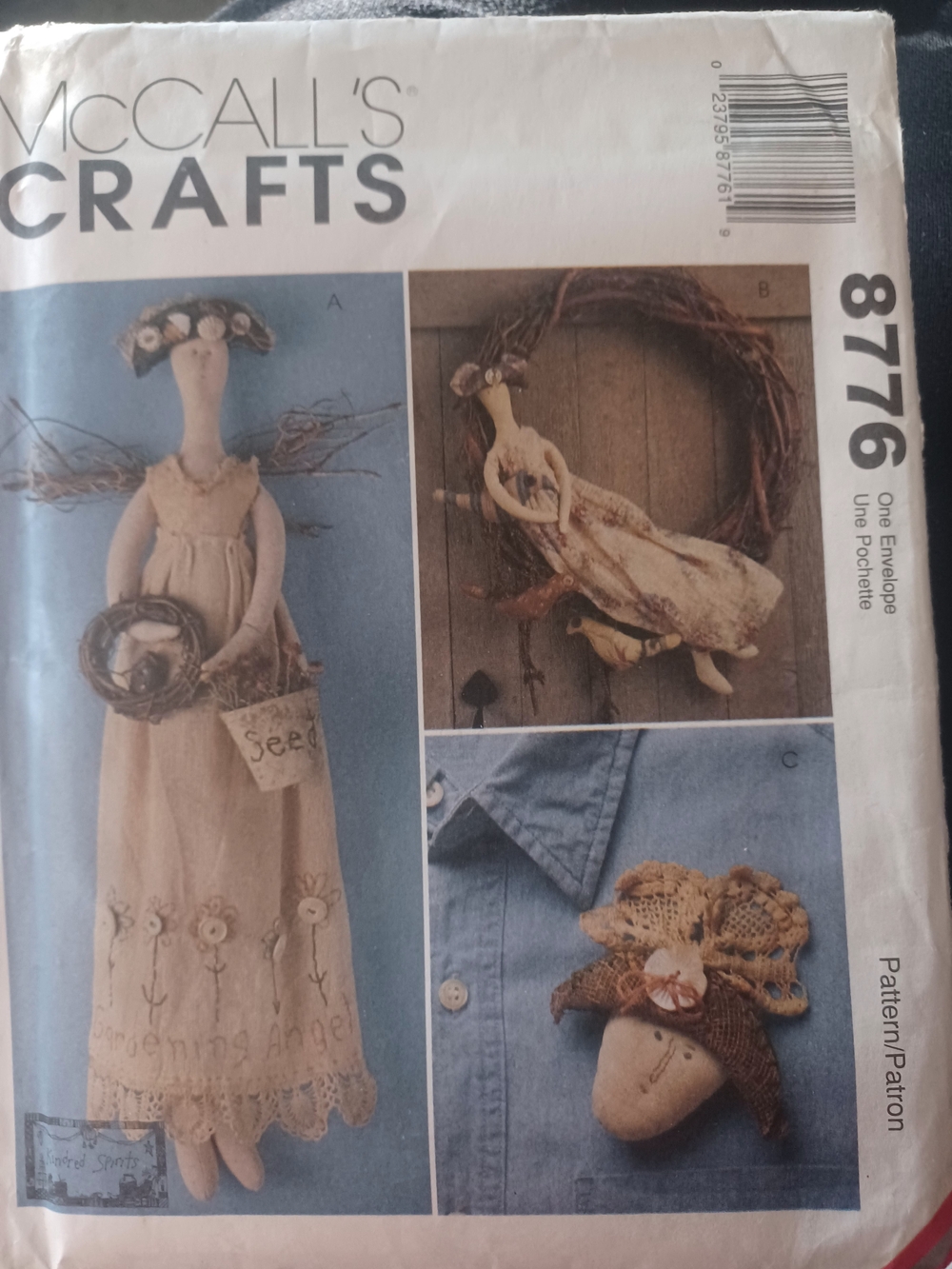 McCall's Crafts Primitive Cloth Angel Pattern - Wall Hanging Or Doll Pin.